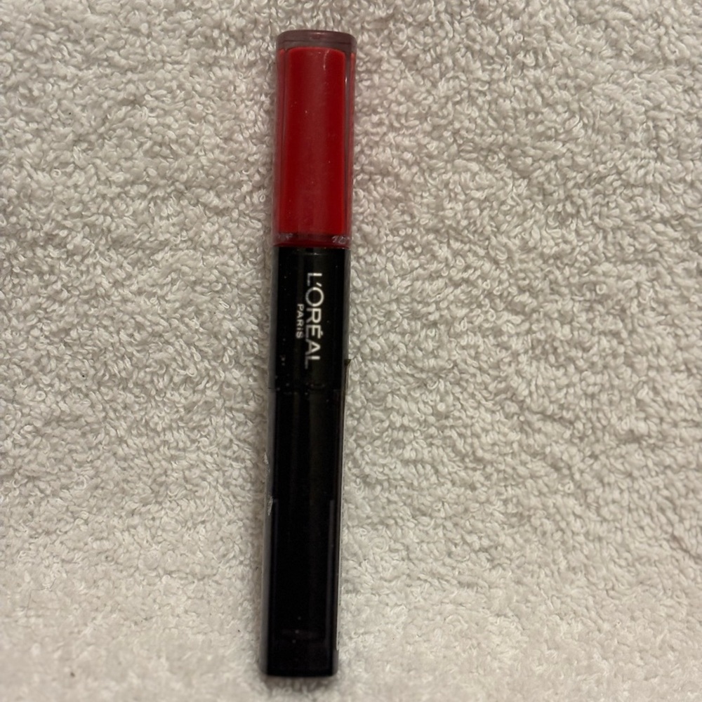 New L’Oréal 2 part long wear liquid lipstick shade 211 red infallible